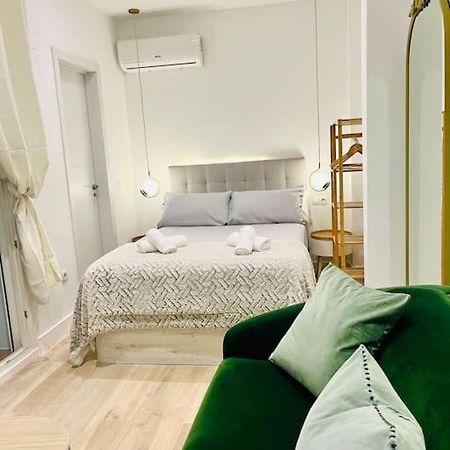 New Luxurious Studio With Patio/Center Apartment Málaga Exterior foto