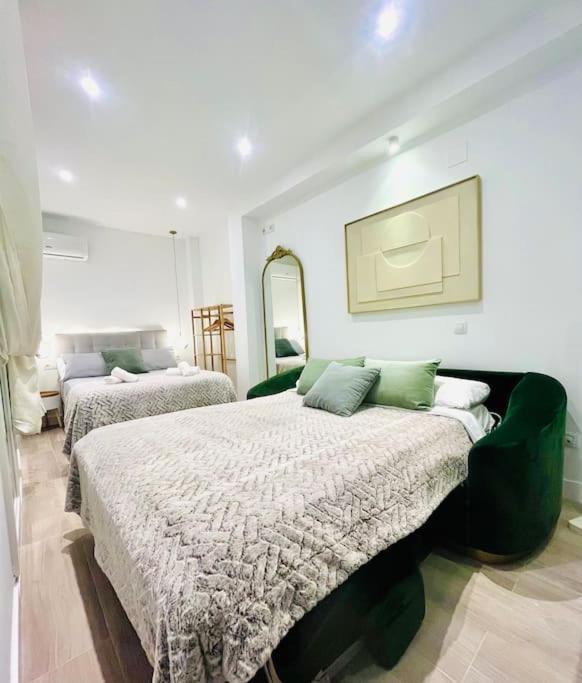 New Luxurious Studio With Patio/Center Apartment Málaga Exterior foto