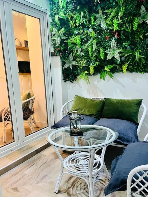 New Luxurious Studio With Patio/Center Apartment Málaga Exterior foto